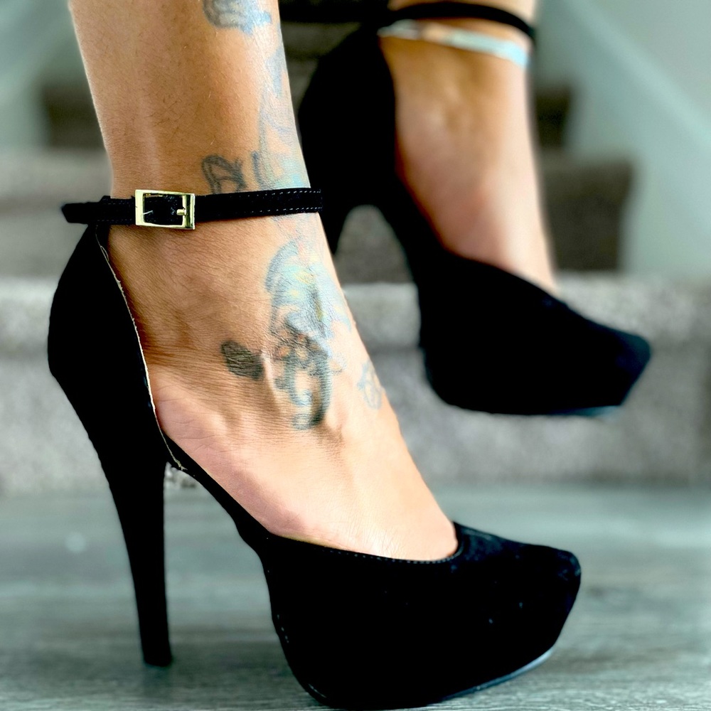 Black ankle strap heels with platform. Sz 8
